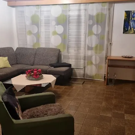 Haus Zeller 公寓 *